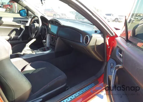 2013 Scion Fr-S из США, поврежденный, VIN JF1ZNAA1XD1715394